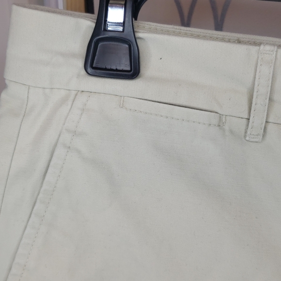 NWT gap boyfriend shorts knaki size 6 long - Picture 6 of 6